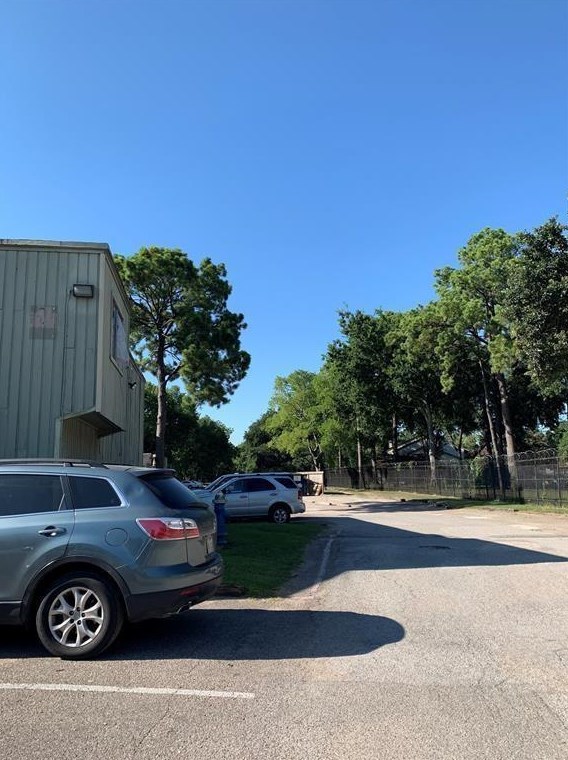 5625 Antoine Dr, Houston TX  77091-4404 exterior