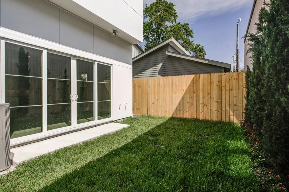 1417 Prince St, Houston TX  77008-6408 exterior