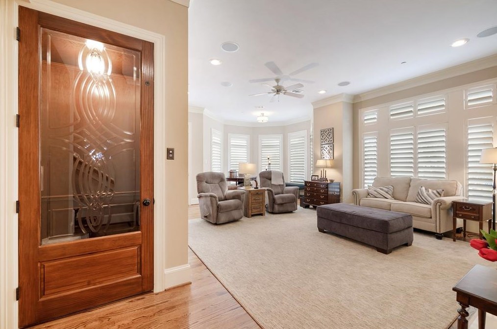 1372 Lake Pointe Pkwy, Sugar Land TX 77478-3996 exterior