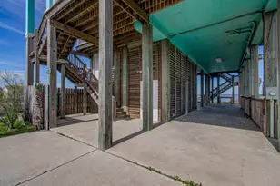 1035 Rollover Cir, Gilchrist, TX 77617 - Photo 12