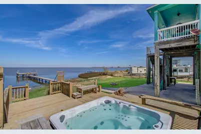 1035 Rollover Circle, Gilchrist, TX 77617 - Photo 48