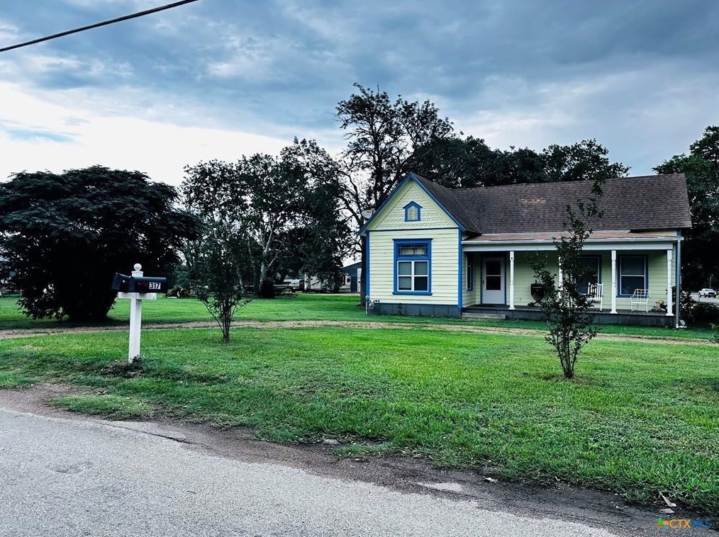 317 Crittenden St, Pearl City, TX 77995