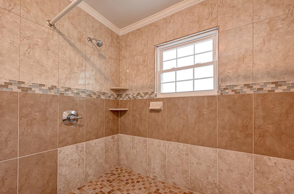 10804 Flaxman St, Houston TX  77029-3755 exterior
