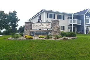 1301 Crestview Dr, Petoskey, MI 49770 - Photo 2