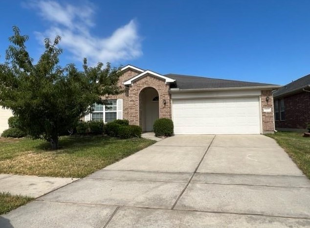 6318 Marston River Ln, Houston, TX 77066