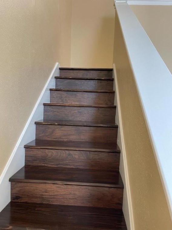 10855 Meadowglen Ln, Houston TX  77042-4000 exterior