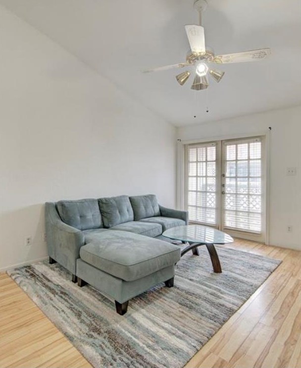 8055 Cambridge St Apt 82, Houston, TX 77054