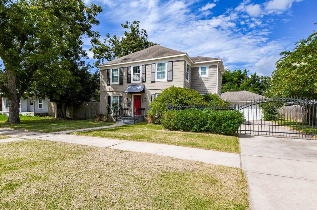 3327 Arbor St, Houston, TX 77004-6351