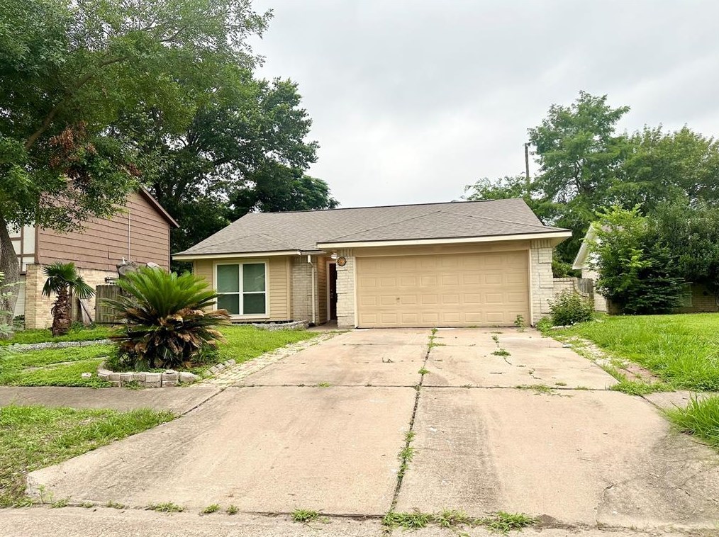 7611 Millbrae Ln, Houston, TX 77041-1566