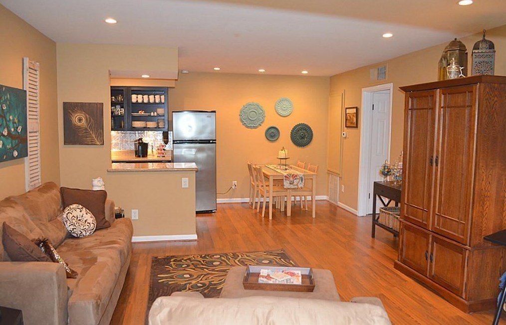3131 Cummins St Apt 44, Houston, TX 77027