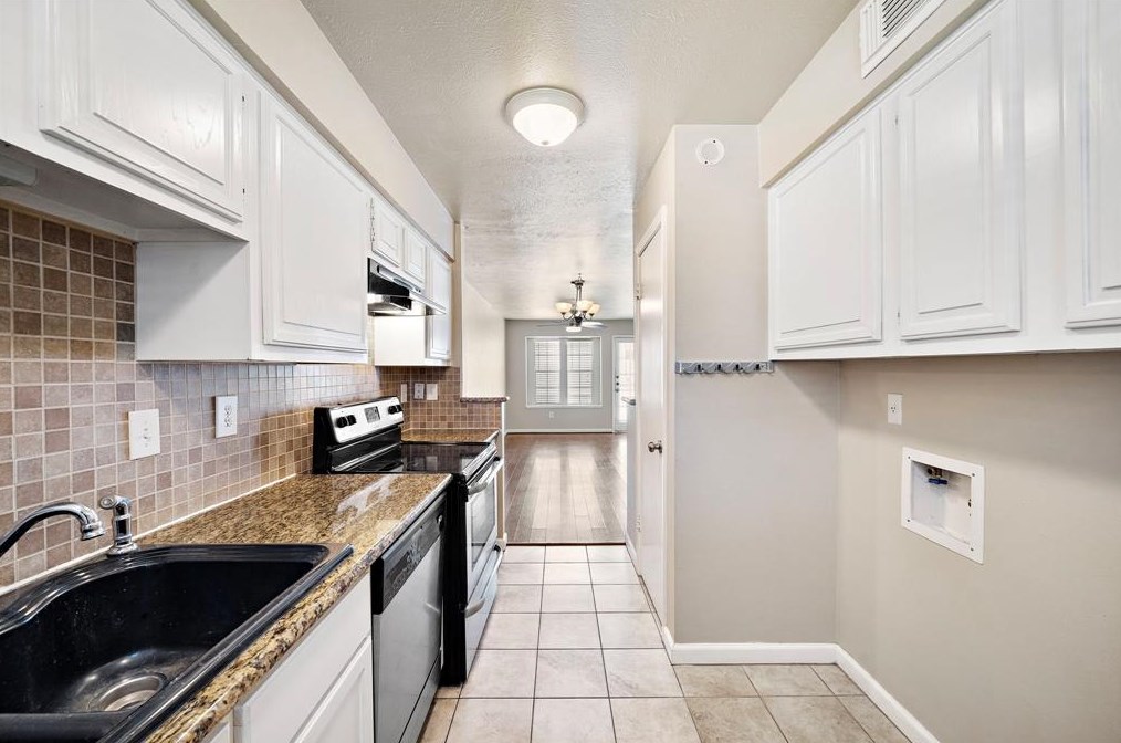 7928 Grow Ln, Houston, TX 77040