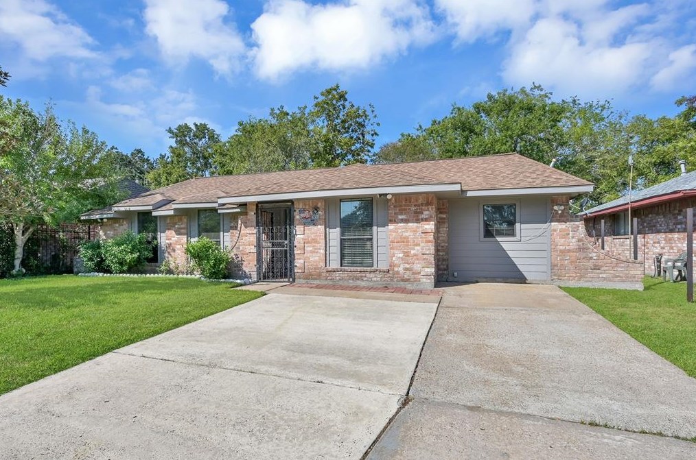 12411 Daventry Ln, Houston, TX 77039