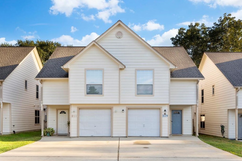 207 Foster, Tomball, TX 77375