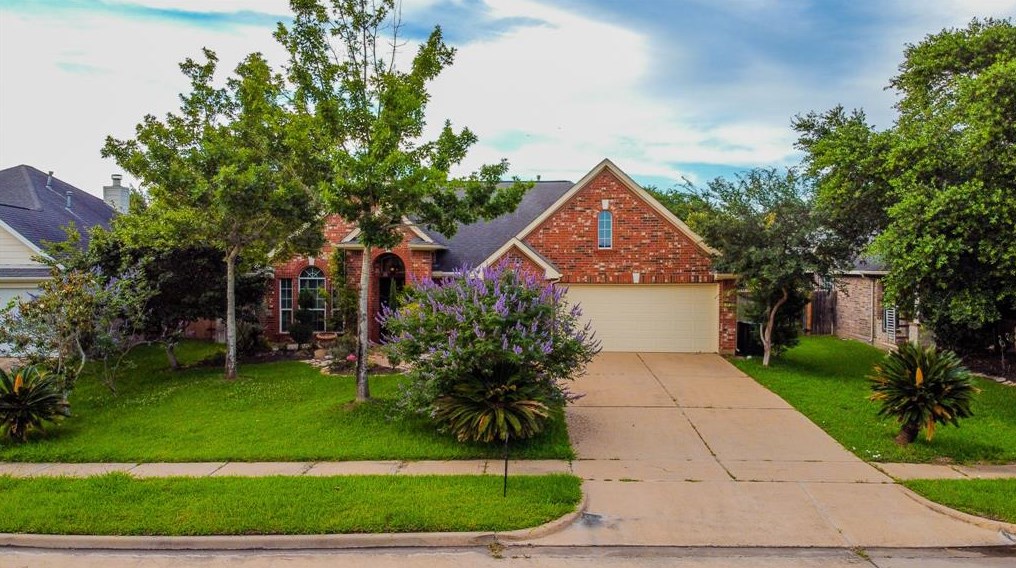 9007 Carriage Point Dr, Sugar Land, TX 77479-3299