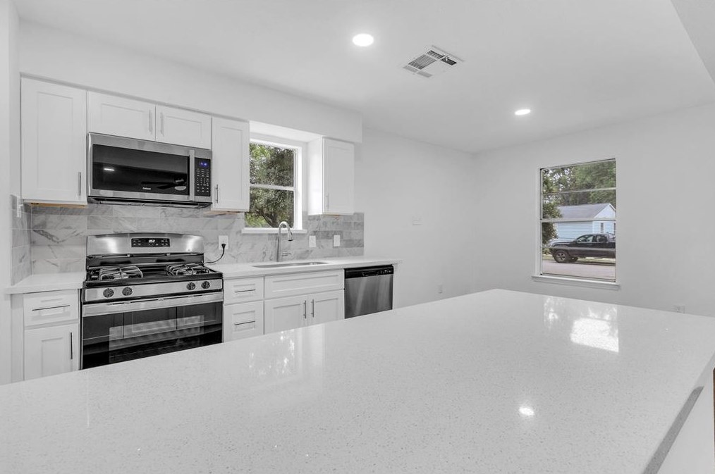4320 Rawley St, Houston TX  77020-2500 exterior