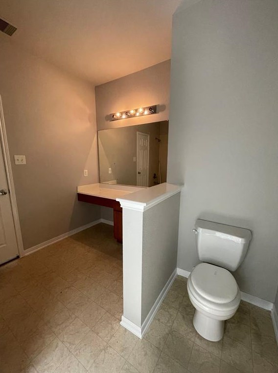 1502 Claremont Garden Cir, Houston TX  77047-3500 exterior