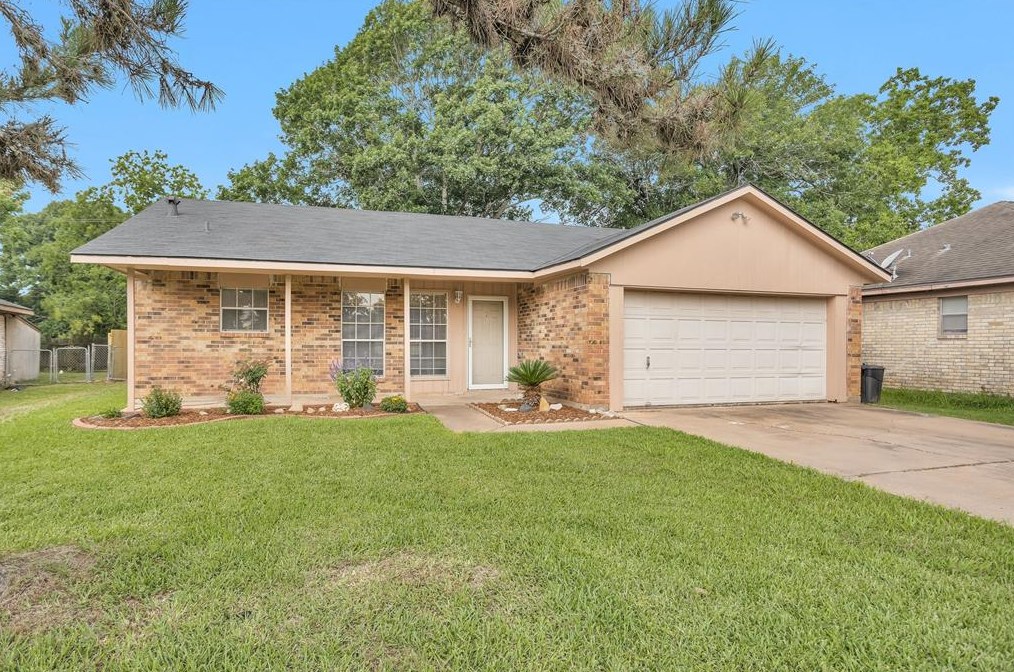 1820 Linwood Dr, Dinsmore, TX 77488