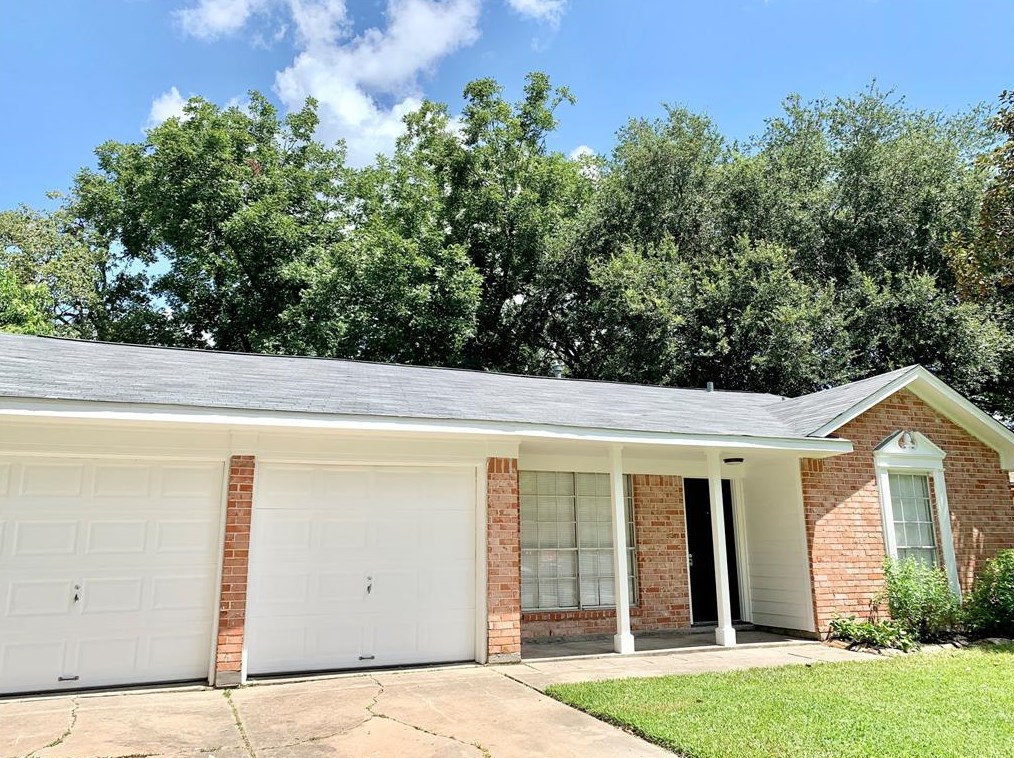 307 Sycamore St, Alvin, TX 77511