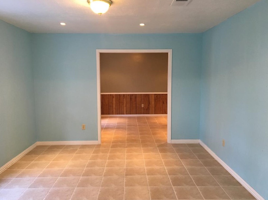 1007 Northpine Dr, Conroe, TX 77301
