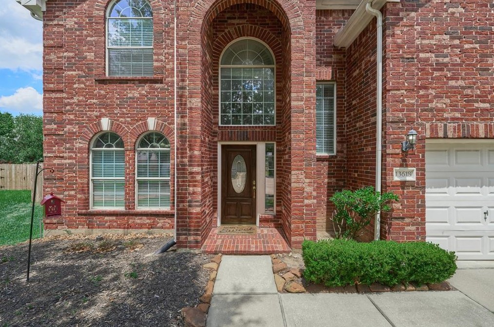13618 Ingle Oak Ct, Houston TX  77041-1271 exterior