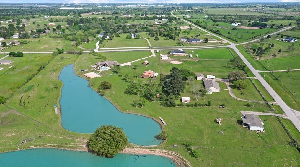 20025 Cochran Rd, Hempstead, TX 77445
