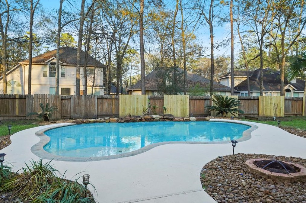14 Capshaw Ct, Conroe, TX 77385