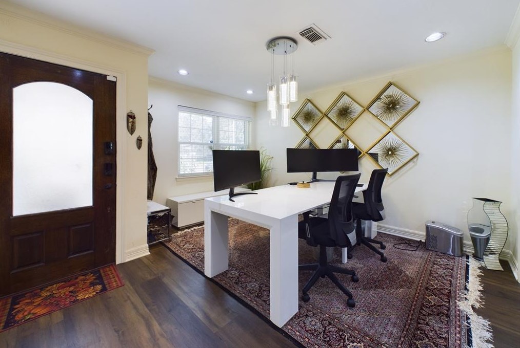 9606 Beverly Hill St, Houston, TX 77063