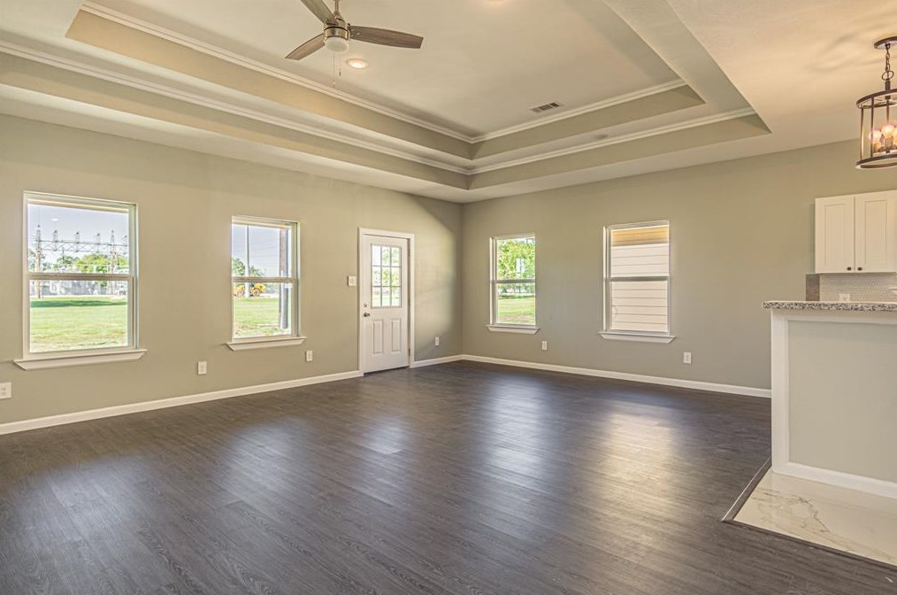 228 S Utah St, Morgans Point, TX 77571