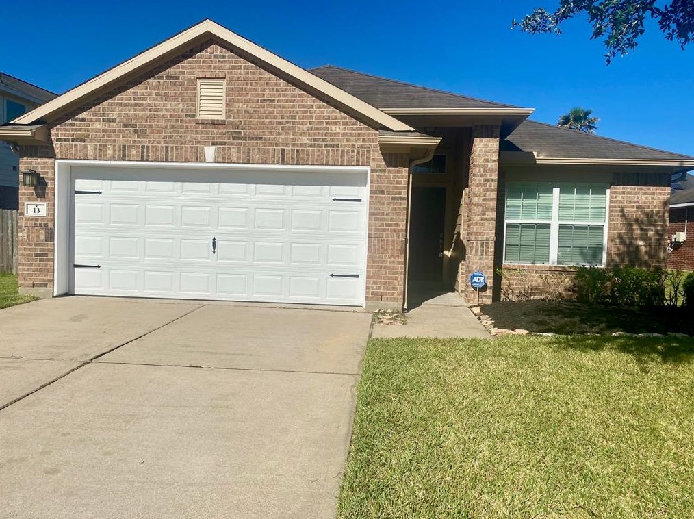 13 Palmdale Ln, Manvel, TX 77578