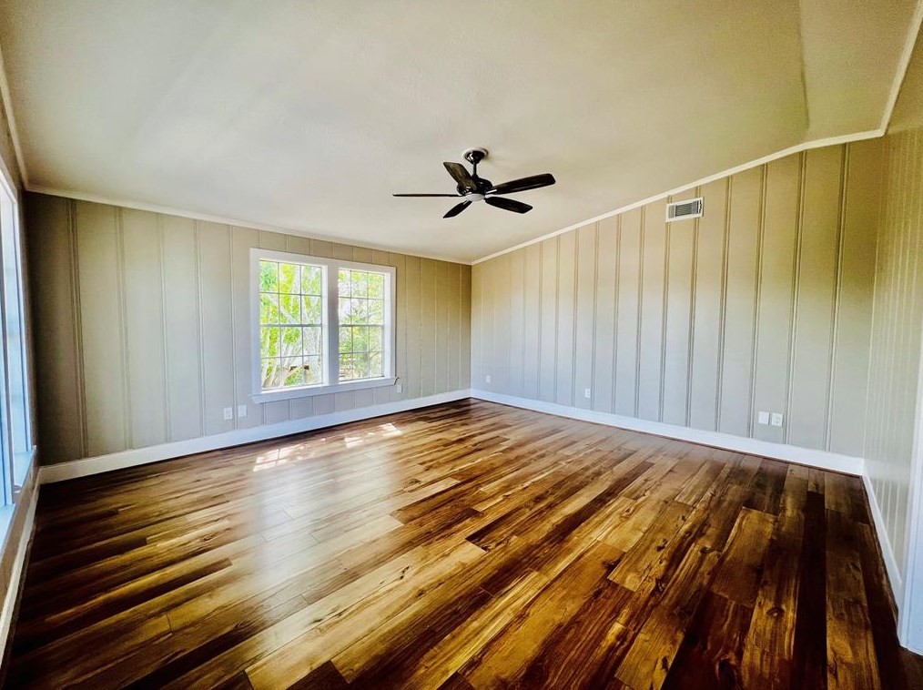 13 Tindel St, Kemah, TX 77565