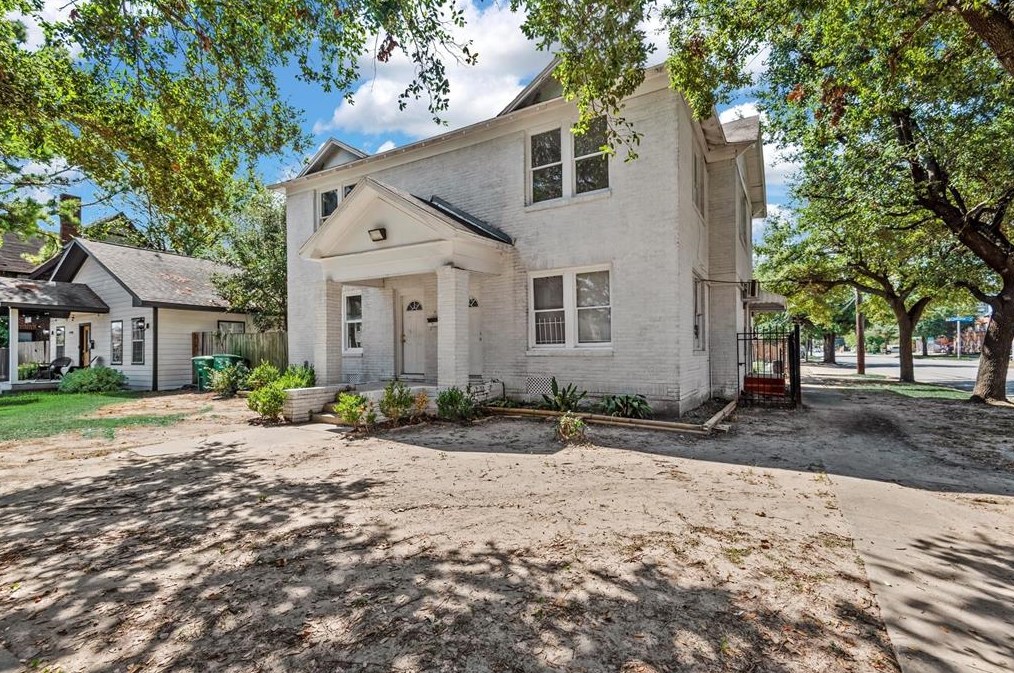 2402 Isabella St, Houston TX  77004-4356 exterior