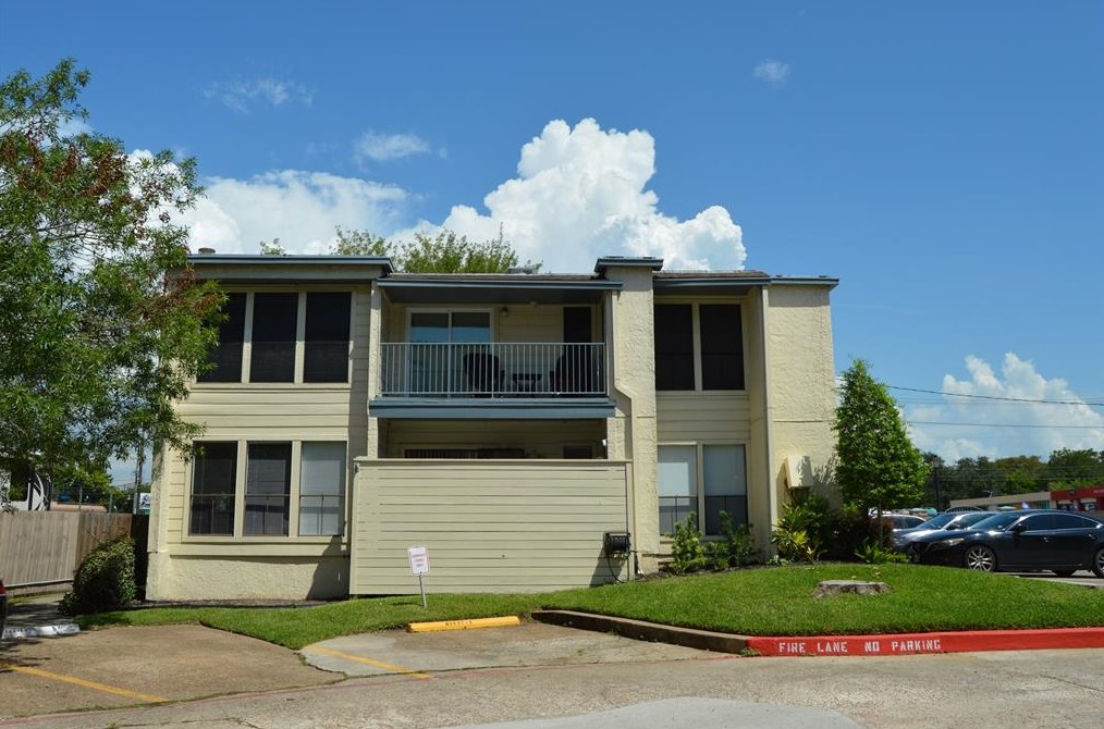 4001 Nasa Pkwy #223, Taylor Lake Village, TX 77586
