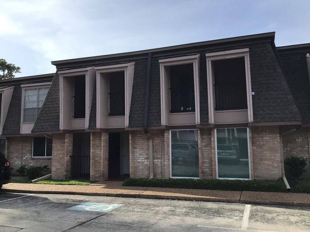 12633 Memorial Dr Apt 142, Houston, TX 77024