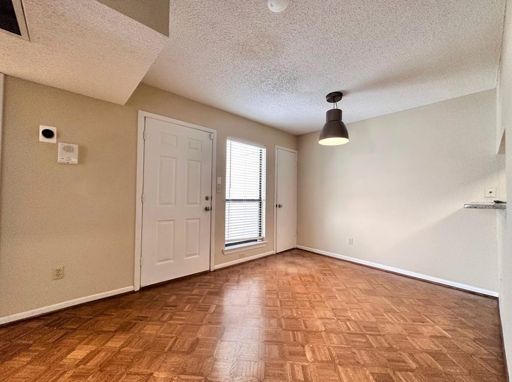 2277 S Kirkwood Rd #405, Houston, TX 77077