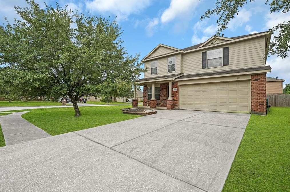 8303 Taro Ln, Baytown, TX 77521-7913