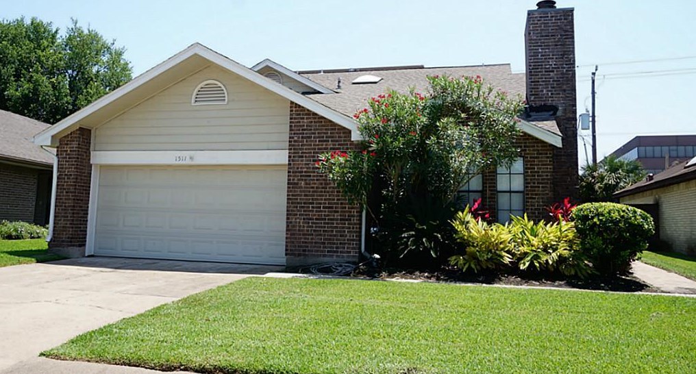 1511 Bradney Dr, Houston, TX 77077-3828