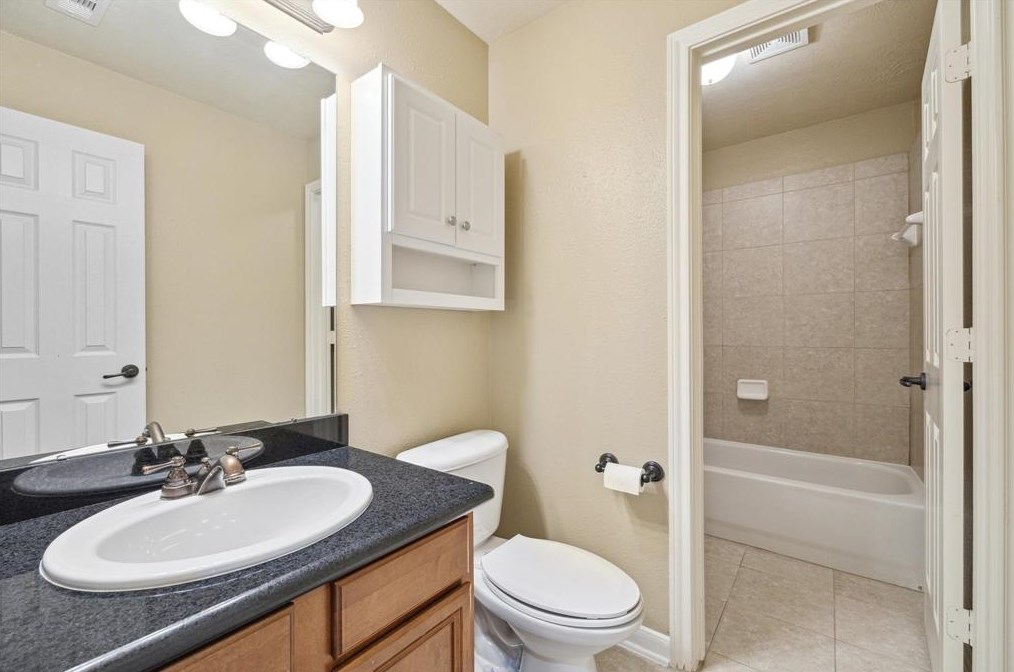 1336 Studer St, Houston TX  77007-3223 exterior