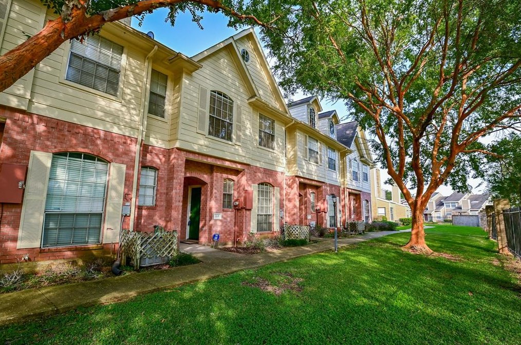 2710 Grants Lake Blvd #l3, Sugar Land, TX 77479