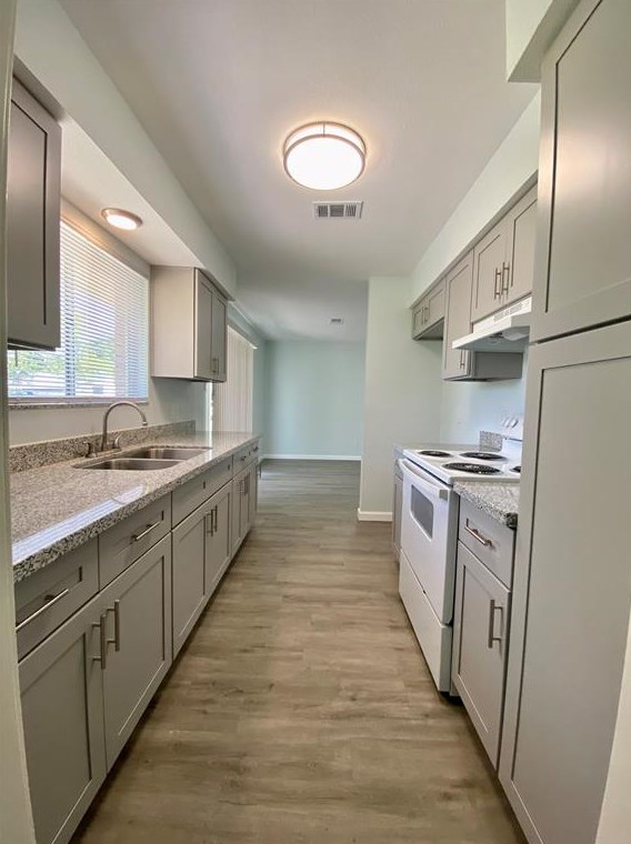 1014 Bowie St, Baytown, TX 77520