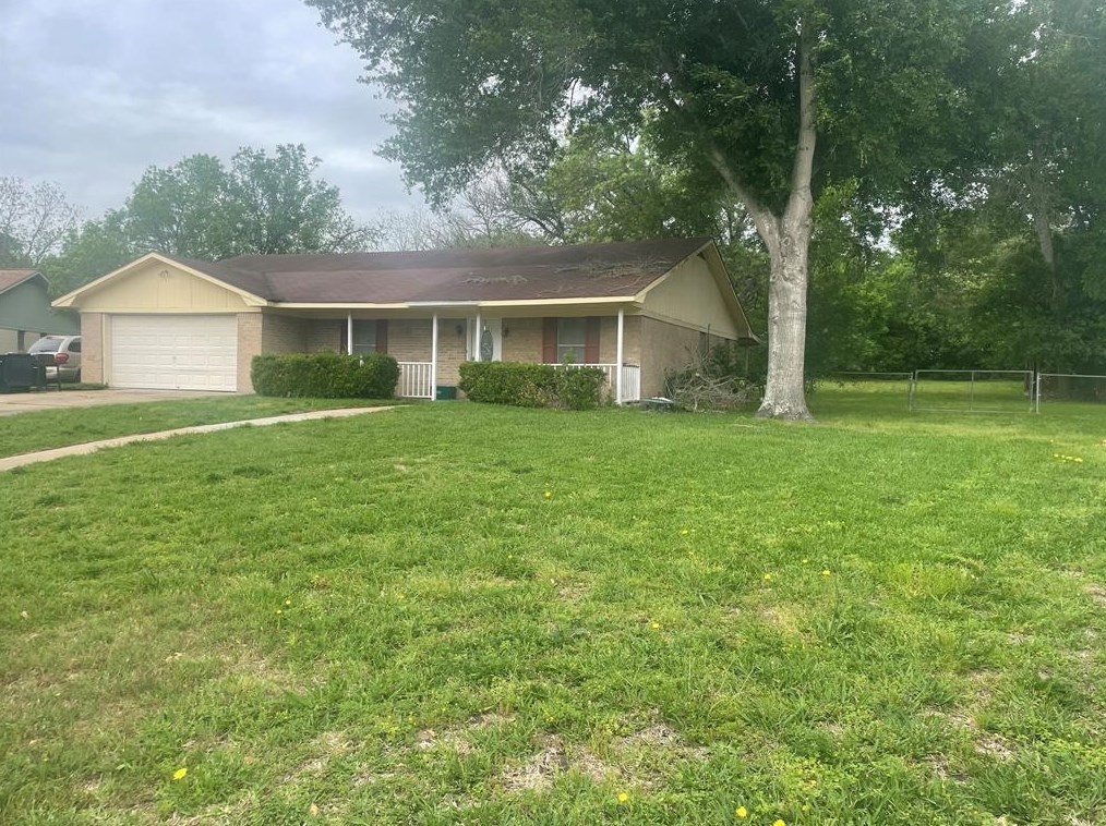 607 Clearspring Dr, Brenham, TX 77833