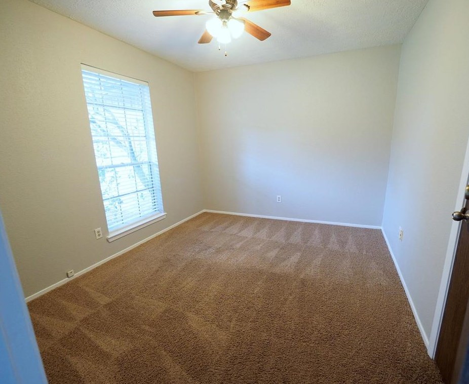 2711 Northern Dr, League City, TX 77573