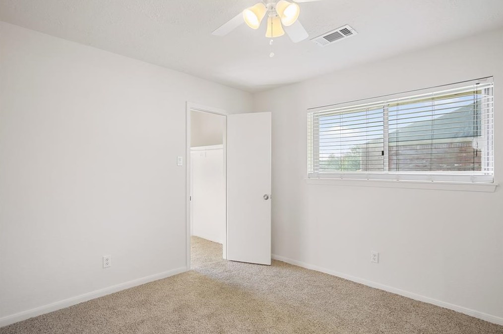 2818 Burke Rd, Pasadena TX 77502-5570 exterior