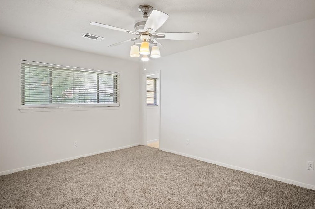 2818 Burke Rd, Pasadena TX 77502-5570 exterior