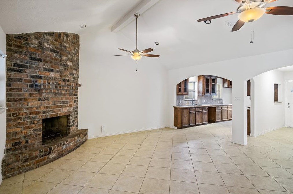 2818 Burke Rd, Pasadena TX 77502-5570 exterior