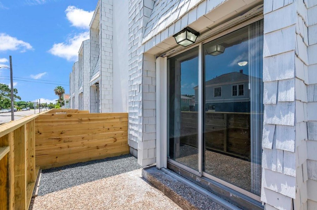 928 Postoffice St #4, Galveston, TX 77550