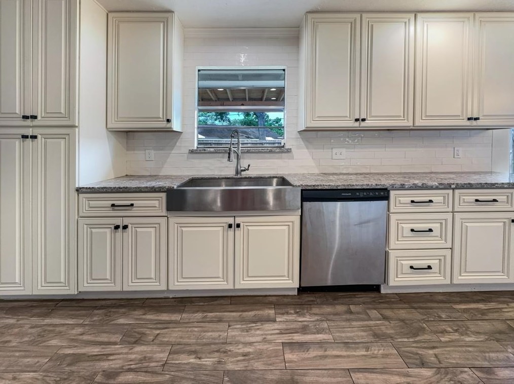 3118 Bonner St, Morgans Point, TX 77571