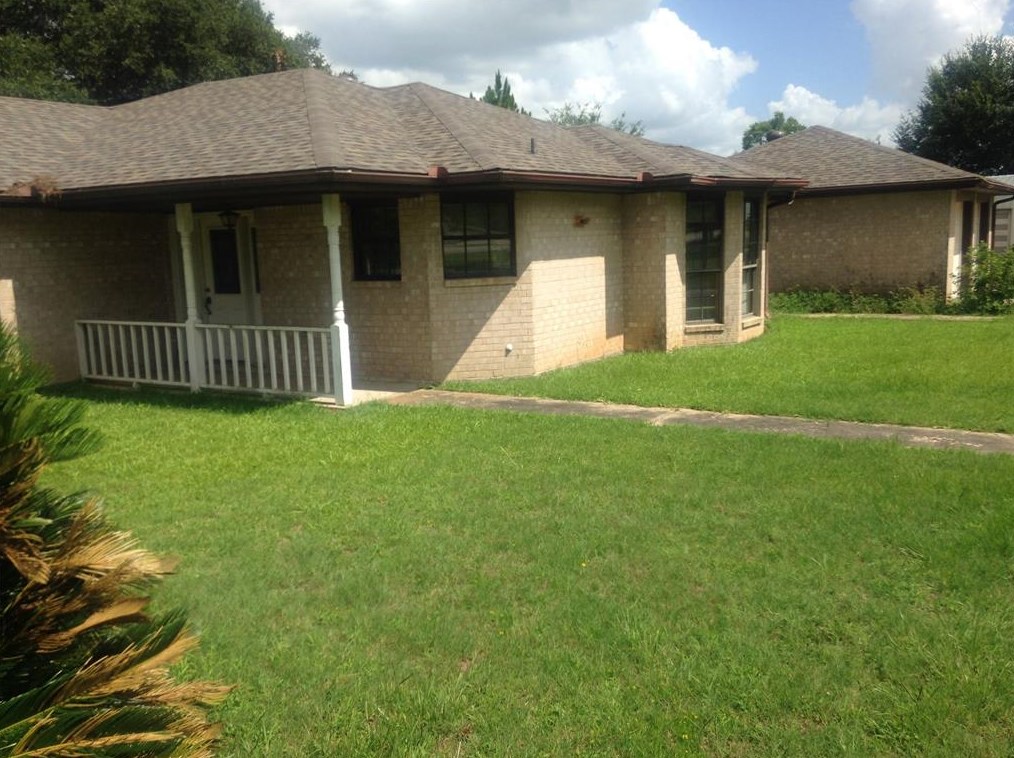 1215 Highway 90 W, Sealy, TX 77474