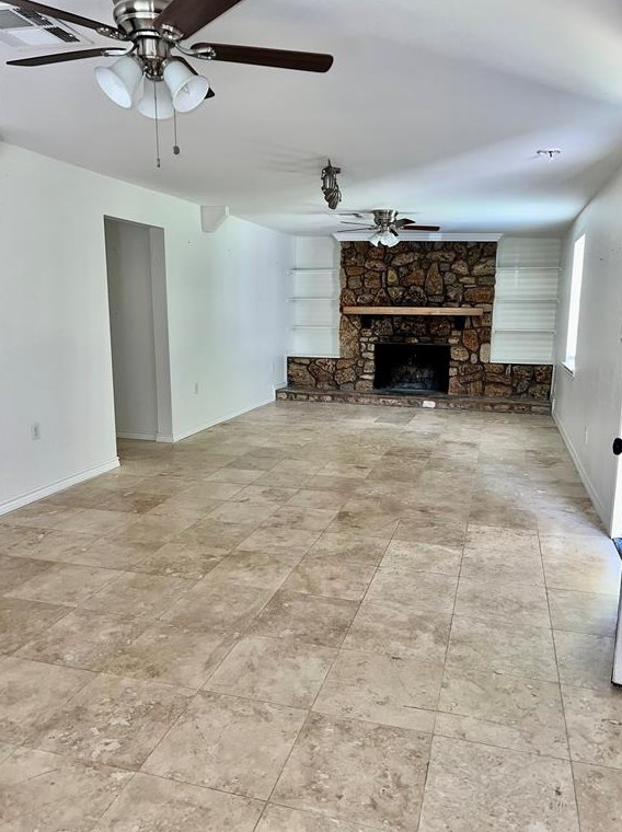 7810 Oakridge Dr #a, Hitchcock, TX 77563