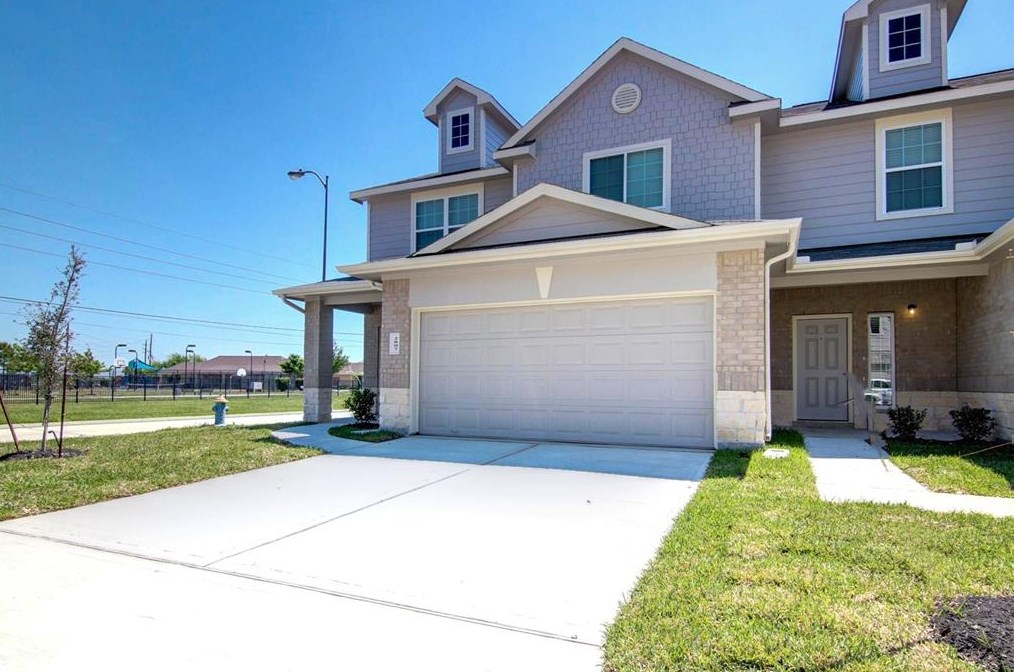 2807 Silver Charm, Houston, TX 77014