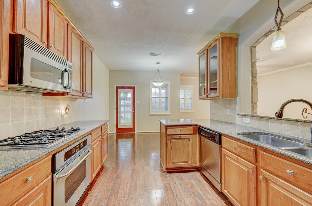 14559 Gleaming Rose Dr, Cypress TX  77429-4228 exterior